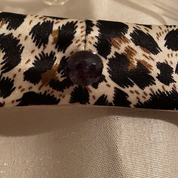 Leopard-print bodycon dress — so fun & flattering! - Picture 4 of 7